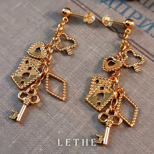 キーポーカーイヤリング